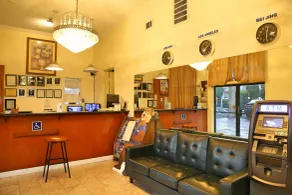 Travelodge by Wyndham Pasadena Central - Hall