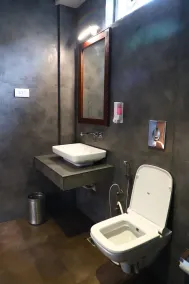 Lavanya Hotel- Near Alipur, Delhi - Bathroom