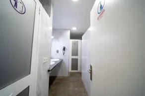 Be Happy Hostel - Albergue en el centro de Nerja - Badeværelse