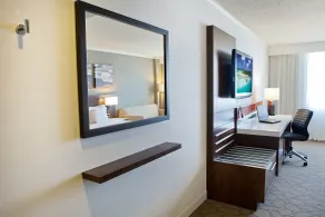 Delta Hotels by Marriott Saguenay Conference Centre - Room