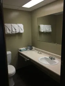 Sunlac Inn Lakota - Badezimmer