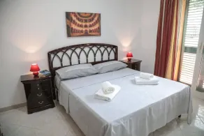 Spacious 4 Bedroom Apartment With Terrace And View - Room