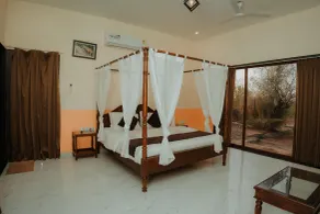 Innara Hospitality - Camera