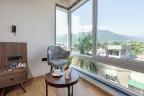 Zip By Spree Hotels Madhuram Haldwani - Vue de la chambre