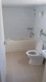 Tongyeong Camellia House - Bathroom