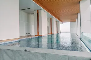 Elegant And Nice 1Br At The Smith Alam Sutera Apartment - Piscina