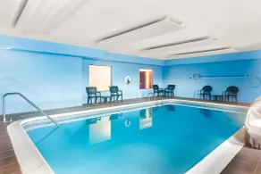 Quality Inn & Suites Niles - Pool