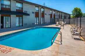 Quality Inn - Piscine