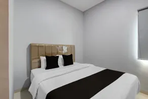 OYO 95180 Enshe Guest House Syariah - Room