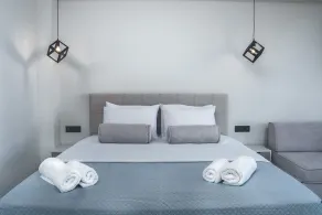 Dionisos Luxury Suites - Chambre