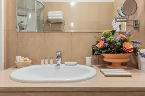 Hotel Michelangelo - Bathroom