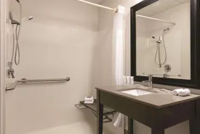 Country Inn & Suites by Radisson, Port Clinton, OH - Chambre