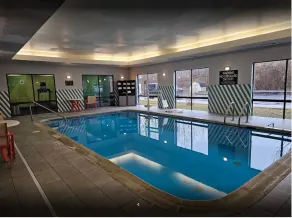 Holiday Inn Cheshire - Southington by IHG - Piscine