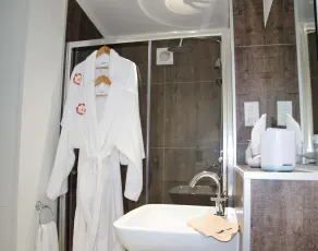 Hollicarrs - Honeycomb Lodge - Badezimmer