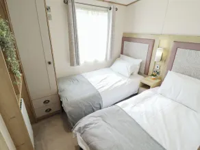 Number 6 - Sandy Beach Holiday Park - Værelse