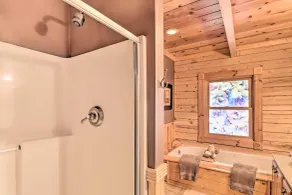'serenity Woods' Cabin w/ Hot Tub & Fire Pit - Badeværelse