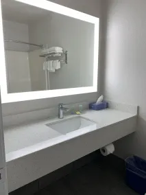 Days Inn by Wyndham Sulphur Springs - Salle de bain