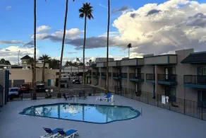 Super 8 by Wyndham Mesa Downtown Near Convention Center - Pool