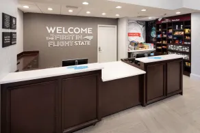 Hampton Inn & Suites Asheville Airport - Reception