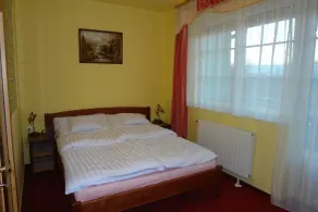 HoldLux Apartmanok - Room