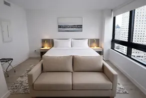 RS Suites - District 225 Condos - Rom