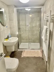 Jasmine House - Bathroom