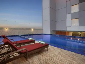 Ibis Styles Makassar Sam Ratulangi - Pool