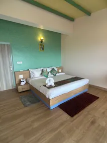 Adrushya Estates Luxury Suites, Mukteshwar - Zimmer