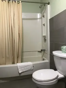 AmeriVu Inn & Suites - Badezimmer