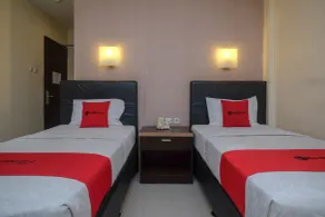 RedDoorz Plus @ Grand Populer Hotel - Room