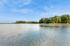 2 BR Lakefront House w/ Hot Tub in ADK Park - Interiör