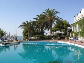 Arathena Rocks Hotel - Piscine