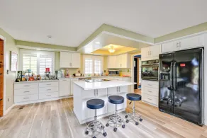 9 Mi to Spanaway Park: Home w/ Indoor Hot Tub - Innenbereich