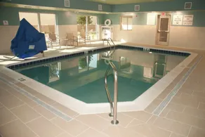 Holiday Inn Express & Suites Decatur by IHG - Pool