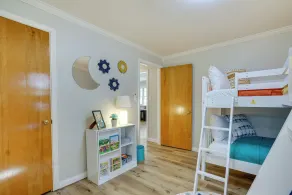 Lakefront Getaway in Leesburg w/ Dock + Kayaks! - Interior