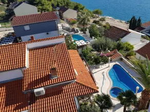 Villa Masha is a Detached House, Very Finely Accommodating 6 to 7 Persons - Basseng