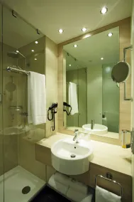 H2 Hotel Berlin-Alexanderplatz - Bathroom
