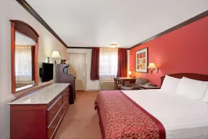 Ramada by Wyndham Pasadena - Chambre