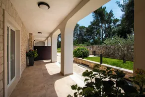 Studio Mateo - Interior entrance