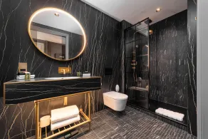 No.4 Carlton - Bathroom