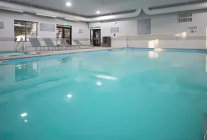 Spark by Hilton Amarillo East - Piscine