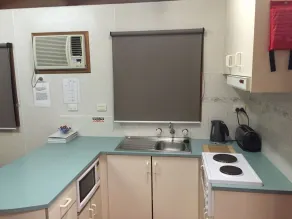 Inverloch Cabins & Apartments - Private kitchen
