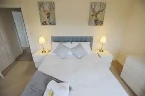 Easy Travel Luxury NEC Airport - Room