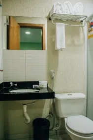 Trindade Plaza Hotel - Bathroom