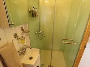 Shepherds Hut - Ash - Bathroom