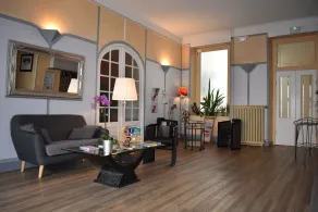 Hôtel Henri IV, Tarbes - Coin salon dans le hall