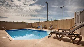 Best Western Crossroads Inn - Piscine