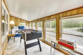 Hike, Fish & Ski: Black Bear Cabin in Albany - Innenbereich