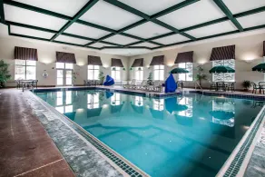 Comfort Suites Madison West - Middleton - Piscine