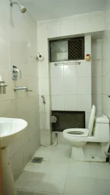 Cosy Hotel - Bathroom
